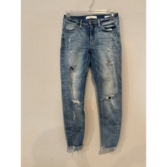 KanCan Signature Women's Size 25 Distressed Denim Jeans Light Blue Wash - Picture 1 of 5
